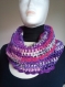 Snood/écharpe circulaire au crochet violet et rose