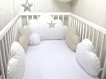 Tour de lit bébé 70cm large, nuages,  5 coussins, beige/grège et blanc