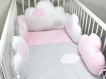 5 coussins pour tour de lit 70cm large ou autre dans la chambre de bébé, nuages, rose et blanc