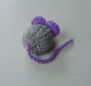 Mimi petite souris en laine grise & violette tricotée main