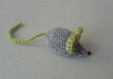Mimi petite souris en laine grise & verte tricotée main