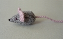 Mimi petite souris en laine grise & mauve tricotée main