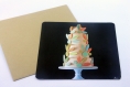 Carte postale « pièce montée » illustrée d’une pièce montée de mariage ou de baptème couleur pastel sur fond noir