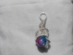 Pendentif torsadé et sa perle de verre craquelé bicolore