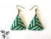 Boucle d'oreille triangle nuances de vert en perles miyuki - tissage peyote