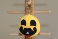 Porte clé emoji moustache