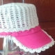 Chic casquette pour fille coton  rose et coton blanc au crochet 