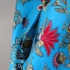 Tunique femme mi longue, en coton bleu lumineux imprimé à fleurs fleurs paisley et grand chale assorti 