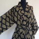 Kimono robe de chambre noir et beige à dessins pailsley 