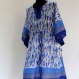 Tunique courte kaftan blanche à motifs poissons bleus en coton block print 