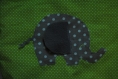 Couverture bébé, thème éléphants, taupe et vert anis! 