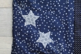 Couverture bébé, thème étoiles, bleu nuit, pour victor 