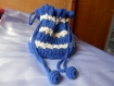 Pochette au crochet bleue et blanche 
