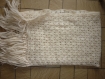Belle echarpe ivoire neuve tricotee crochet