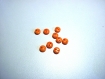 Lot de 20 petits boutons oranges 6 mm 2 trous, scrapbooking 