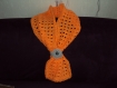 écharpe orange entièrement réalisée au crohet 
