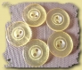 Lot 8 boutons jaune transparent * 13,5 mm 2 trous 1,35 cm yellow button mercerie 