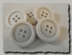 5 boutons blanc cassé texture rugueuse * 21 mm * 4 trous 2,1 cm brown button beige clair 
