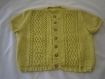 Gilet printanier pour fille, manche courte, vert avec un joli point torsadé, tricoté main 4 ans 
