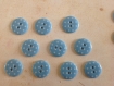 Lot 10 boutons résine 15 mm bleu à pois blanc 2 trous 