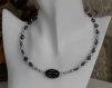 Parure ras-du-cou et bracelet céramique-perles nacrées-métal aux couleurs grise-noire-argentée modèle 
