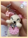 Maneki neko porte-clés à bavette  vanille & rose ( chat porte bonheur au crochet)