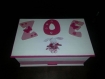 Boîte à bijoux personnalisé en bois 28x17cm avec prénom : couleurs blanc et rose theme lapin et cerise